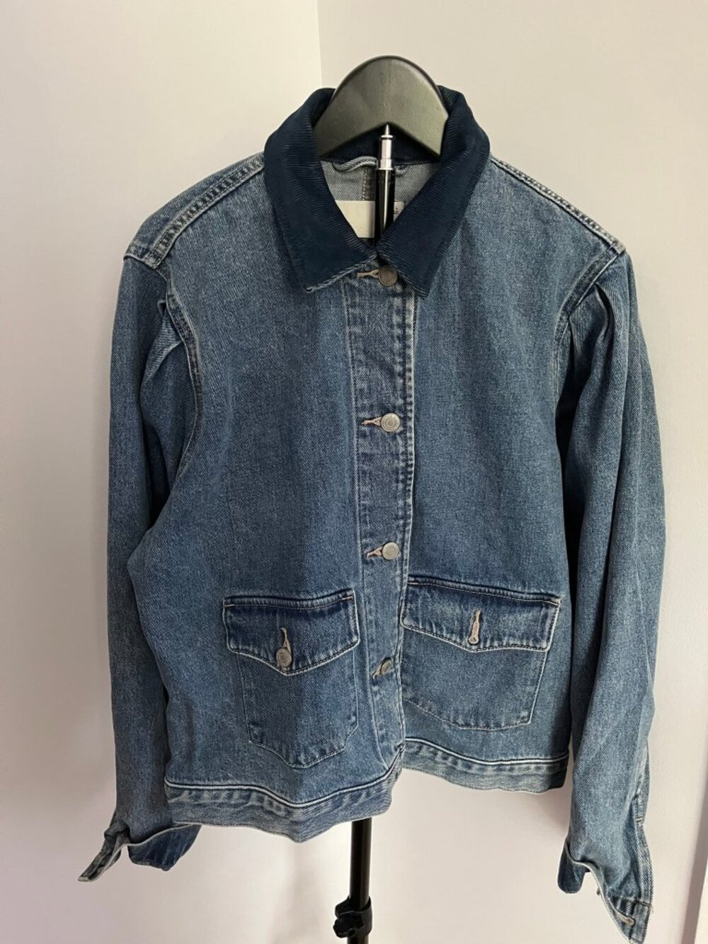 Cropped Aritzia denim jacket with corduroy collar size L - Picture 2 of 9